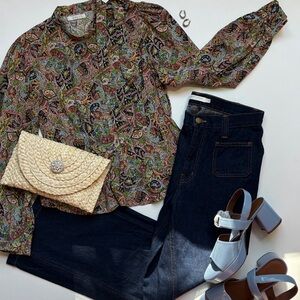 Dôen Annabella Silk Blouse in Museo Paisley Print with a neck tie, old money.